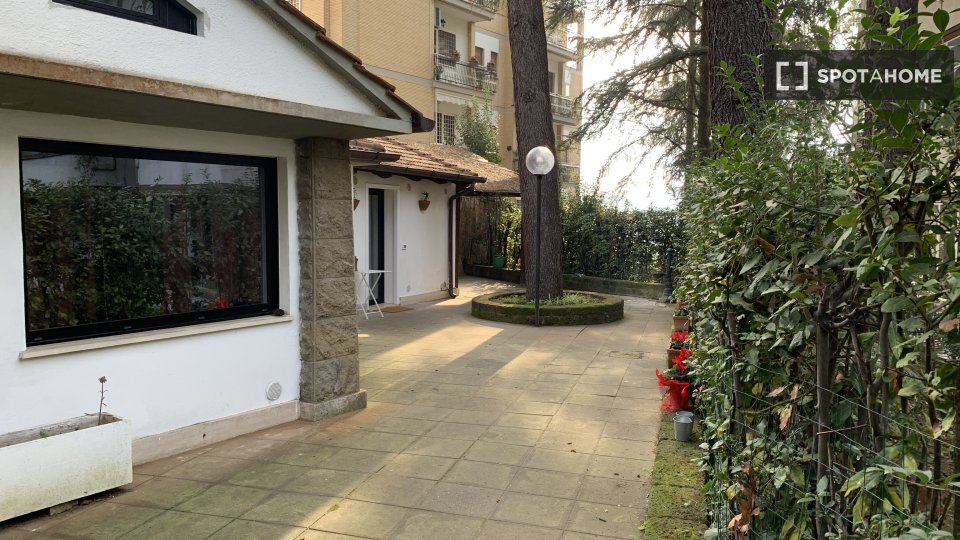 Immagine 2 di Appartamento in affitto  in Via Cassia a Roma