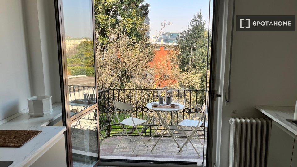 Immagine 3 di Camera condivisa in affitto  in Giovanni Maria a Milano