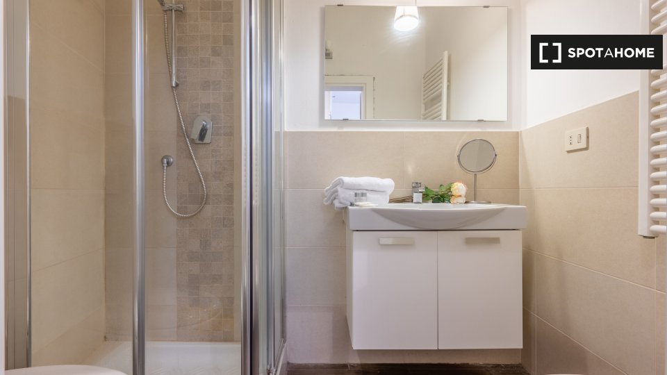 Immagine 18 di Appartamento in affitto  in Via dei Leoni, 2, 50122 Firenze FI, Italy a Firenze