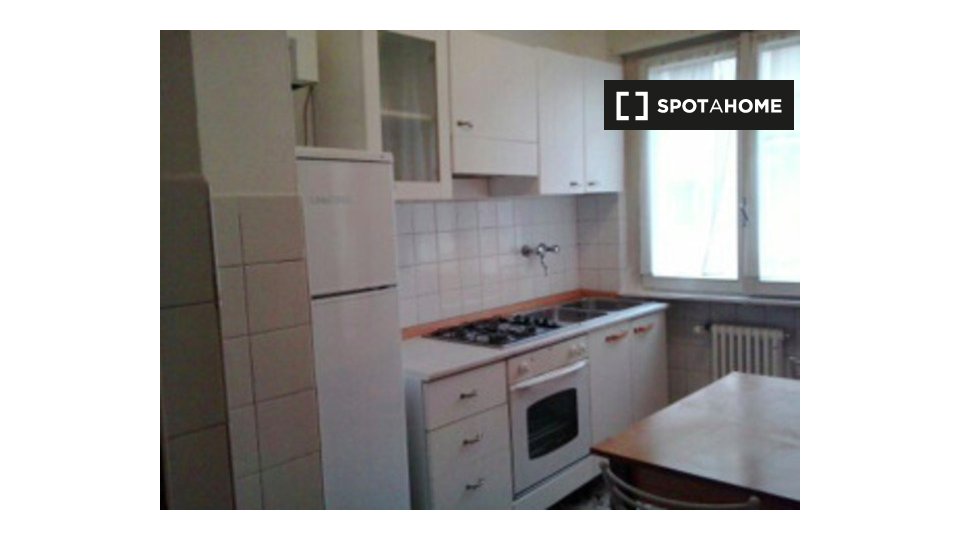 Immagine 3 di Camera condivisa in affitto  in Via Fratelli Perini a Trento