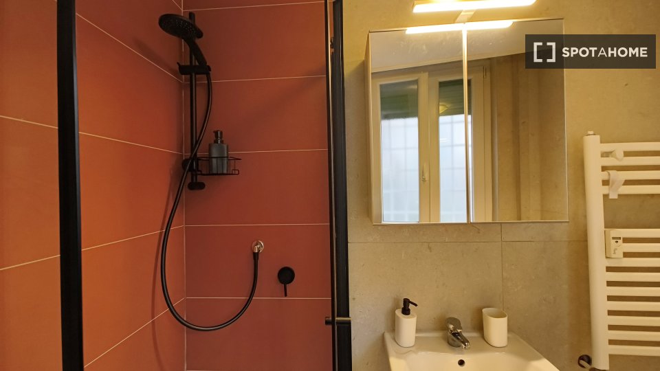 Immagine 16 di Ufficio in affitto  in Via Giovanni De Calvi, 00151 Roma RM, Italy a Roma