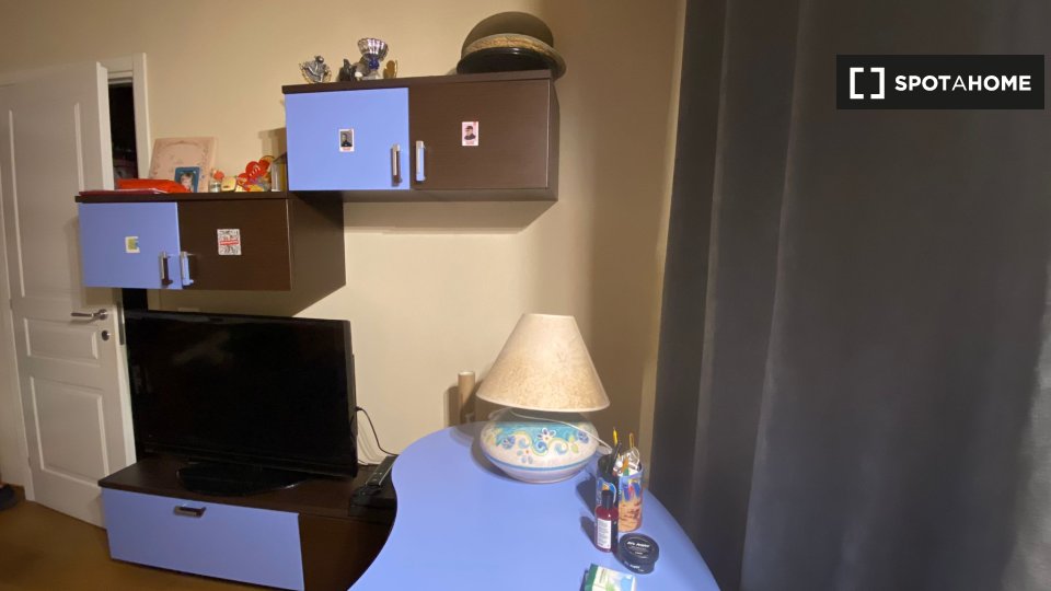 Immagine 6 di Camera condivisa in affitto  in Via Roma a Cagliari