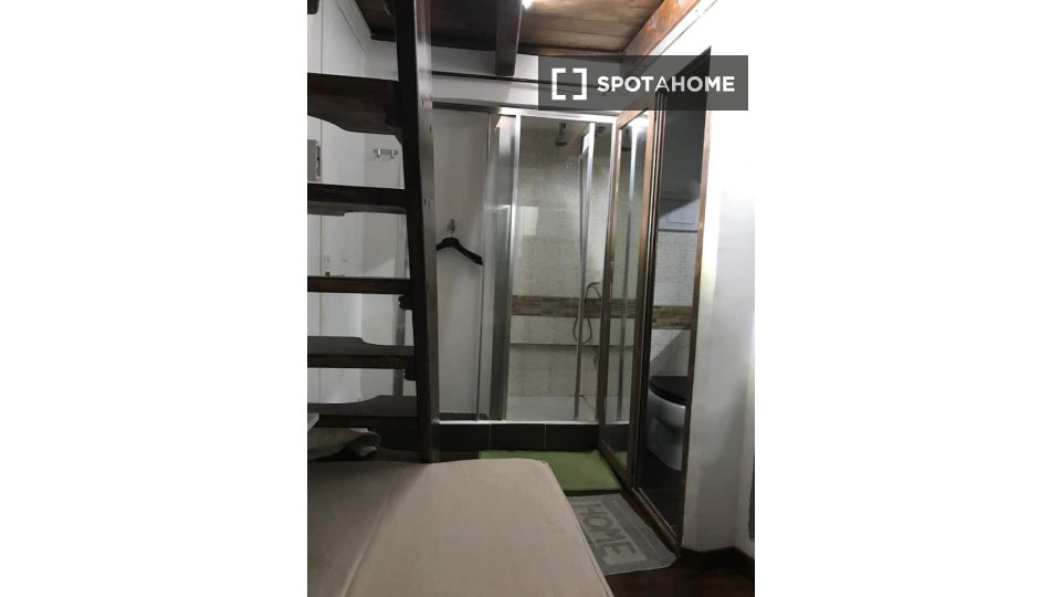 Immagine 8 di Appartamento in affitto  in Vico dei Pellegrini a Napoli