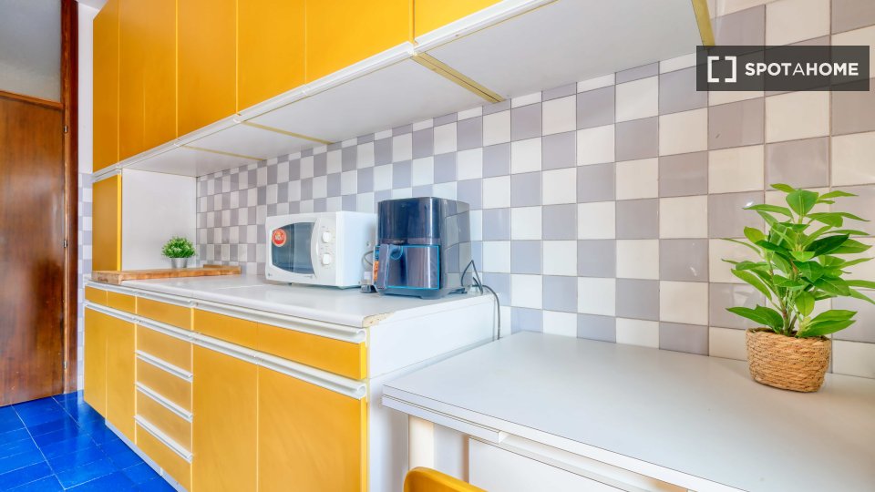 Immagine 17 di Camera condivisa in affitto  in Via Adeodato Ressi a Milano