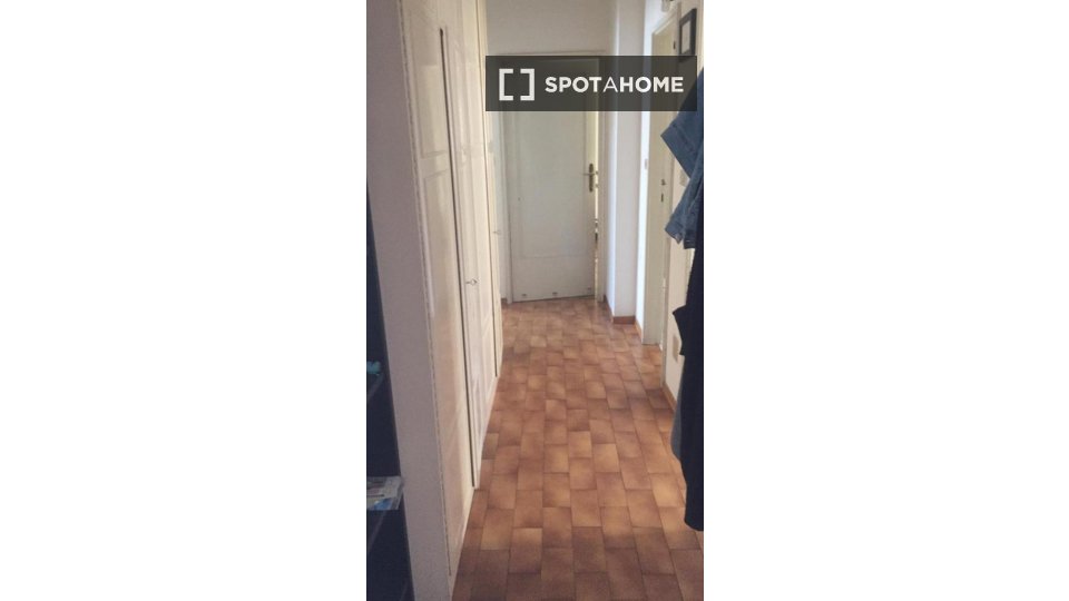 Immagine 19 di Camera condivisa in affitto  in Via Santa Croce a Bologna