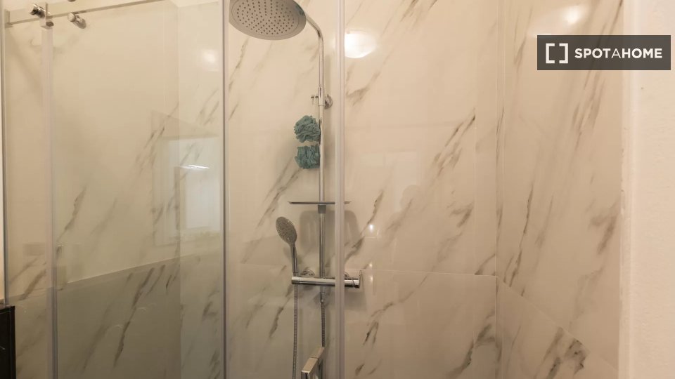 Immagine 19 di Ufficio in affitto  in Viale Coni Zugna a Milano