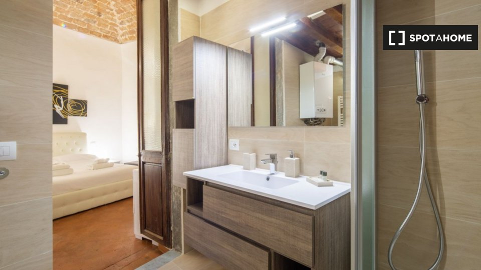 Immagine 12 di Appartamento in affitto  in Via dell'Anguillara a Firenze