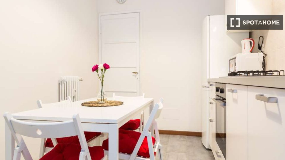 Immagine 10 di Camera condivisa in affitto  in Via Alfredo Campanini a Milano