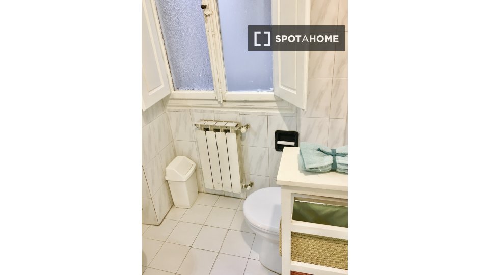 Immagine 14 di Camera condivisa in affitto  in Via del Ponte Rosso a Firenze