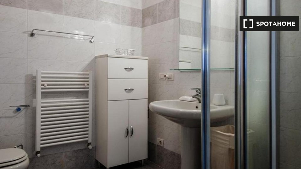 Immagine 14 di Appartamento in affitto  in Via Mario Fantin a Bologna