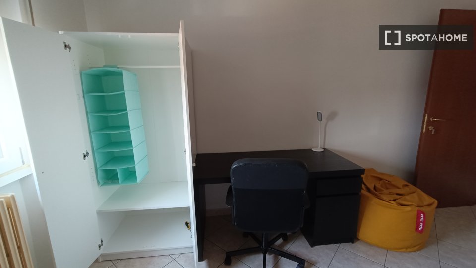 Immagine 16 di Camera condivisa in affitto  in Via Lombardia a Pioltello