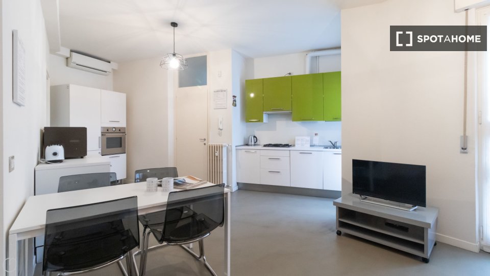 Immagine 4 di Appartamento in affitto  in Via Plinio a Milano