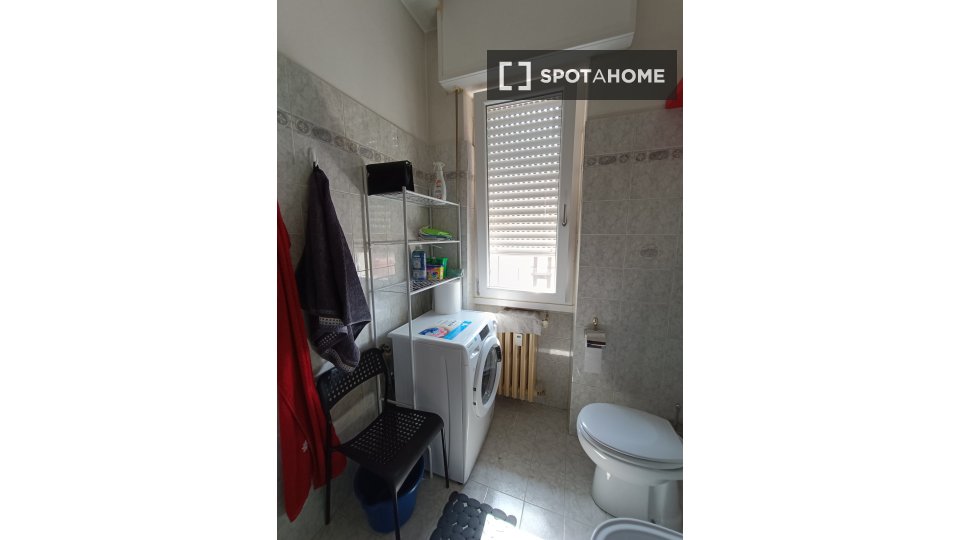 Immagine 13 di Camera condivisa in affitto  in Via Lombardia a Pioltello