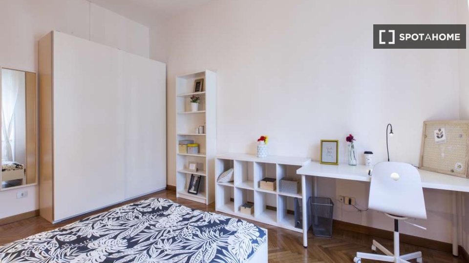 Immagine 6 di Camera condivisa in affitto  in Viale Emilio Caldara a Milano