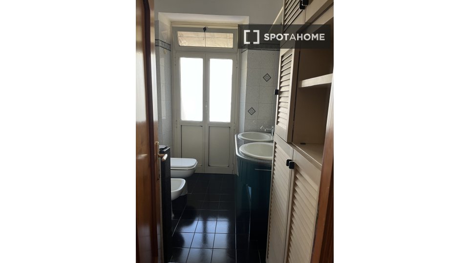 Immagine 9 di Ufficio in affitto  in Via Bixio a Roma