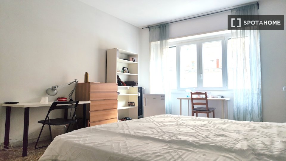 Immagine 4 di Camera condivisa in affitto  in Circonvallazione Nomentana a Roma