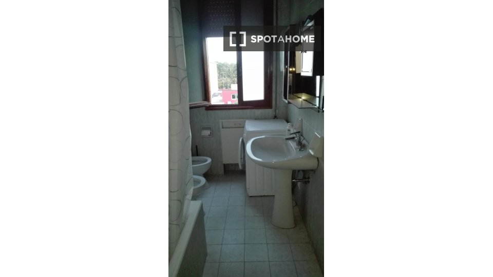 Immagine 10 di Camera condivisa in affitto  in Via Luigi Vestri a Bologna