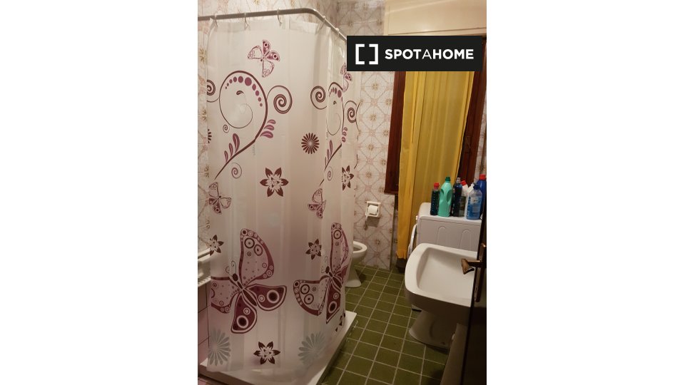 Immagine 17 di Camera condivisa in affitto  in Via Luciano Manara a Padova