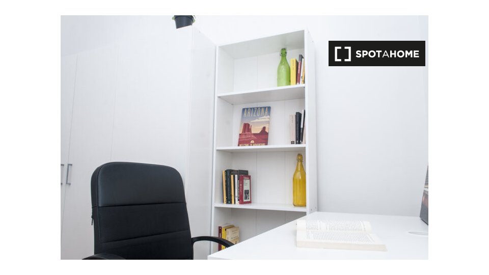 Immagine 16 di Camera condivisa in affitto  in Via Aldo Barbaro a Torino