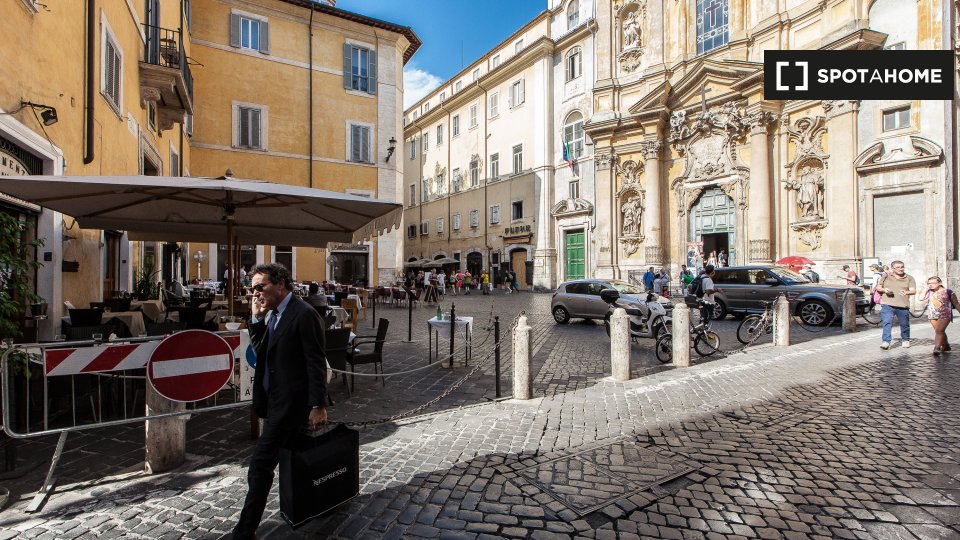 Immagine 19 di Appartamento in affitto  in Piazza Rondanini a Roma