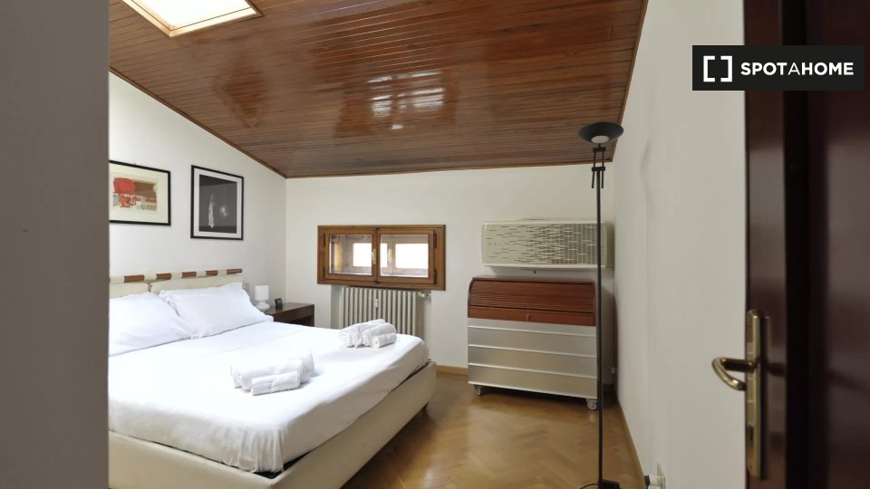 Immagine 9 di Appartamento in affitto  in Piazza S. Martino a Bologna