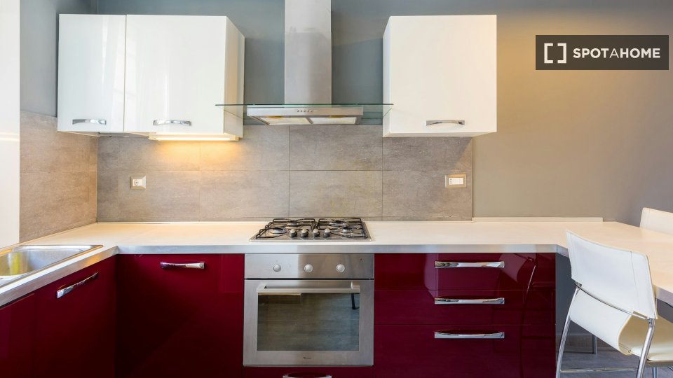 Immagine 15 di Camera condivisa in affitto  in Via Democrito a Milano