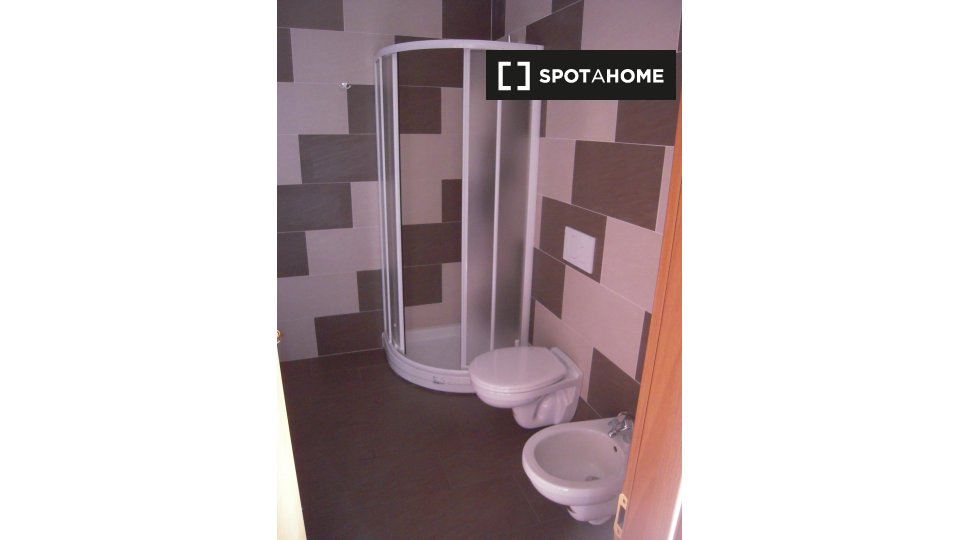 Immagine 7 di Ufficio in affitto  in Via Alessandro Stoppato a Bologna