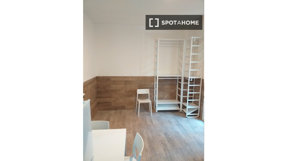 Immagine 2 di Ufficio in affitto  in Via Marco Emilio Lepido a Bologna