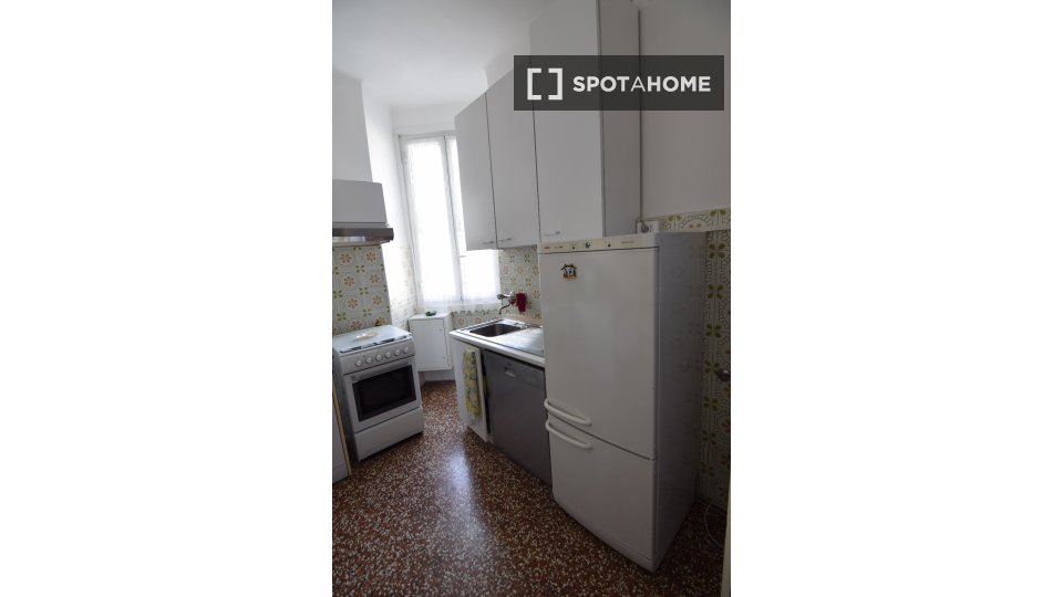 Immagine 6 di Camera condivisa in affitto  in Corso Aldo Gastaldi a Genova