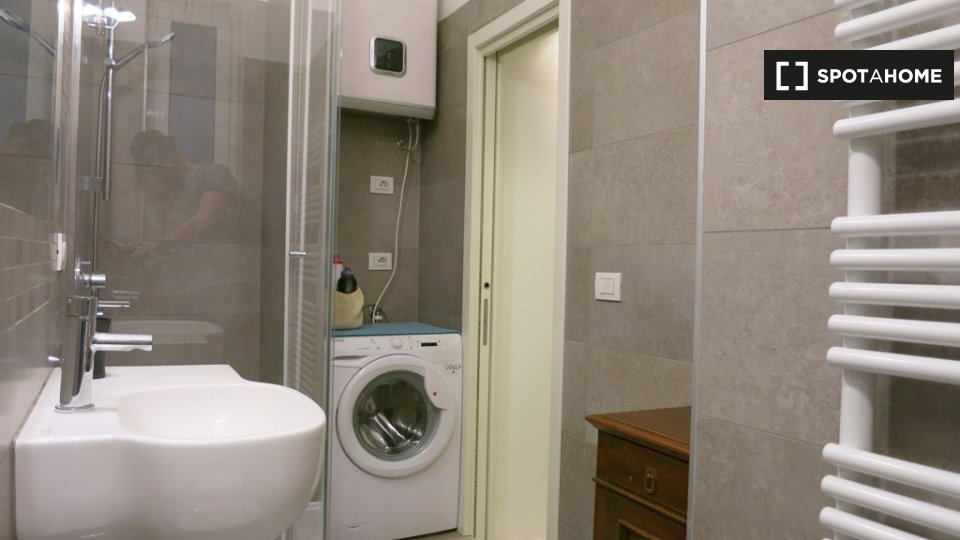 Immagine 11 di Appartamento in affitto  in Via Pontaccio a Milano