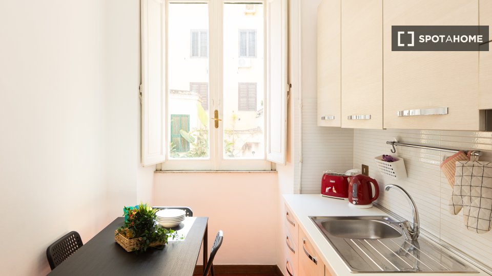 Immagine 2 di Appartamento in affitto  in Via Faleria a Roma