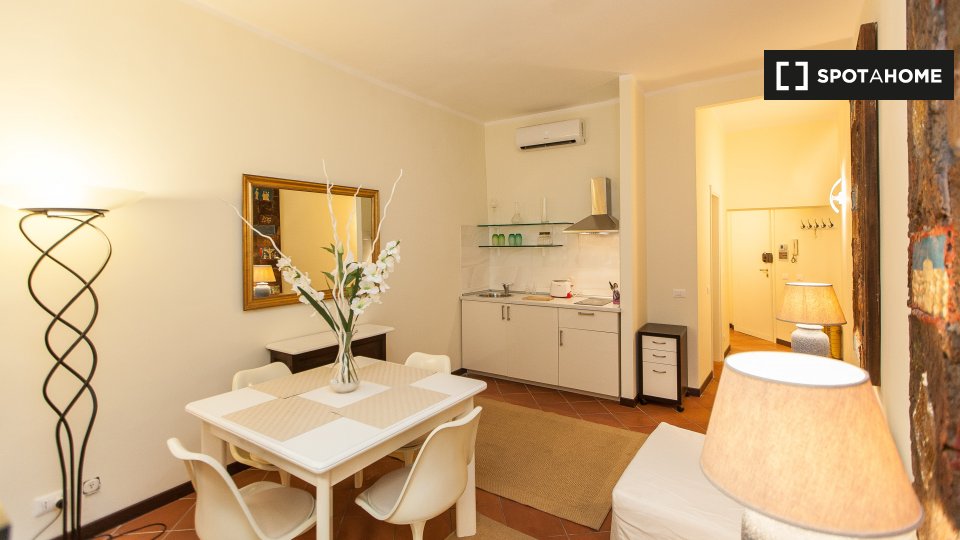 Immagine 11 di Appartamento in affitto  in Piazza Rondanini a Roma