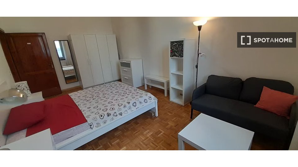 Immagine 3 di Camera condivisa in affitto  in Via Giambattista Lulli a Firenze