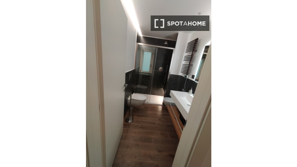 Immagine 6 di Camera condivisa in affitto  in Via S. Luca a Genova