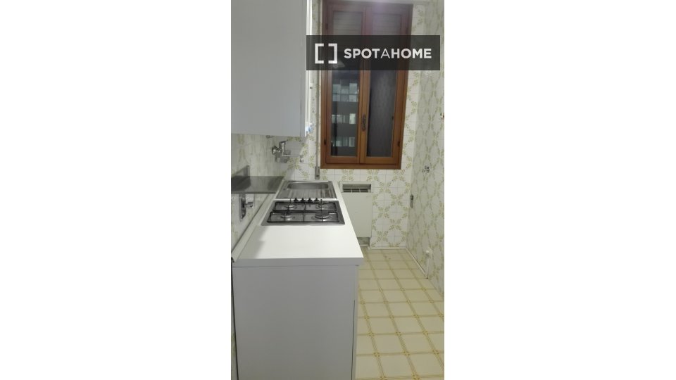 Immagine 4 di Camera condivisa in affitto  in Via Luigi Vestri a Bologna