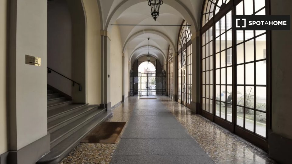 Immagine 19 di Appartamento in affitto  in Piazza S. Martino a Bologna