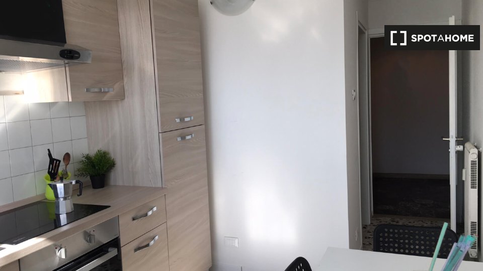 Immagine 9 di Camera condivisa in affitto  in Via Marsala a Trento