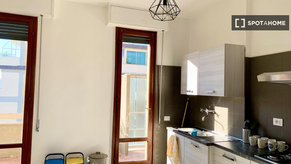 Immagine 16 di Camera condivisa in affitto  in VIALE F. REDI a Firenze