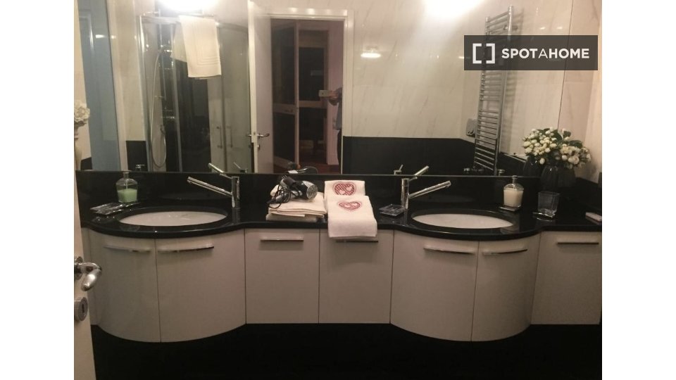 Immagine 6 di Ufficio in affitto  in Via Giuseppe Ripamonti a Milano