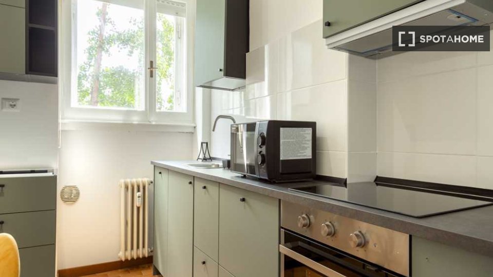 Immagine 3 di Camera condivisa in affitto  in Viale Renato Serra a Milano