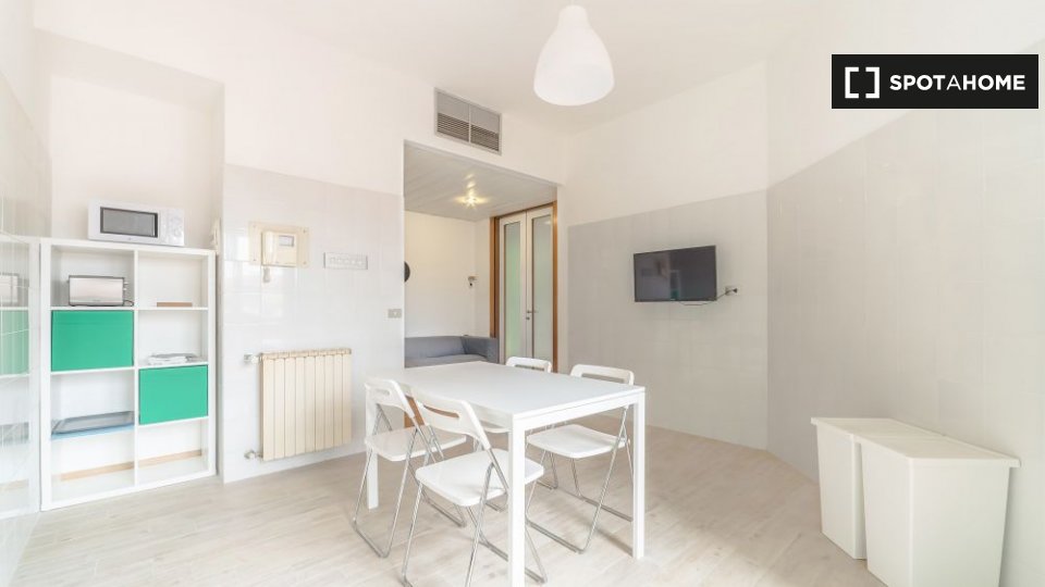 Immagine 7 di Camera condivisa in affitto  in Via del Ponte All'Asse a Firenze