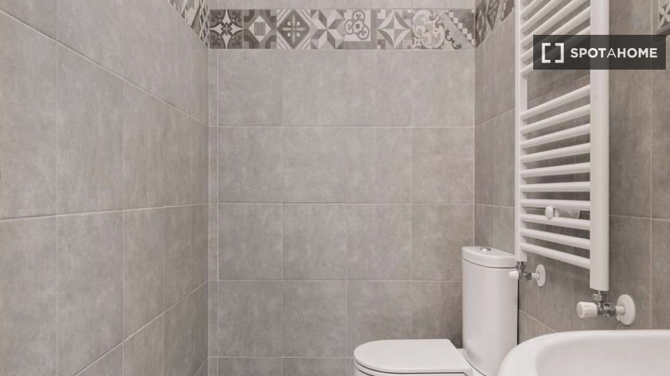 Immagine 16 di Camera condivisa in affitto  in Via Lentasio a Milano