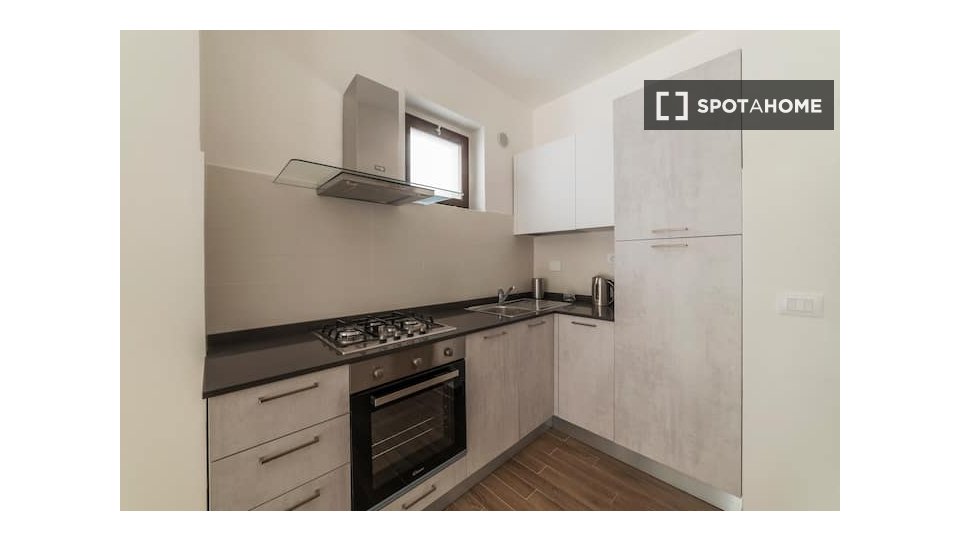 Immagine 8 di Appartamento in affitto  in Via Luigi de Marchi a Roma