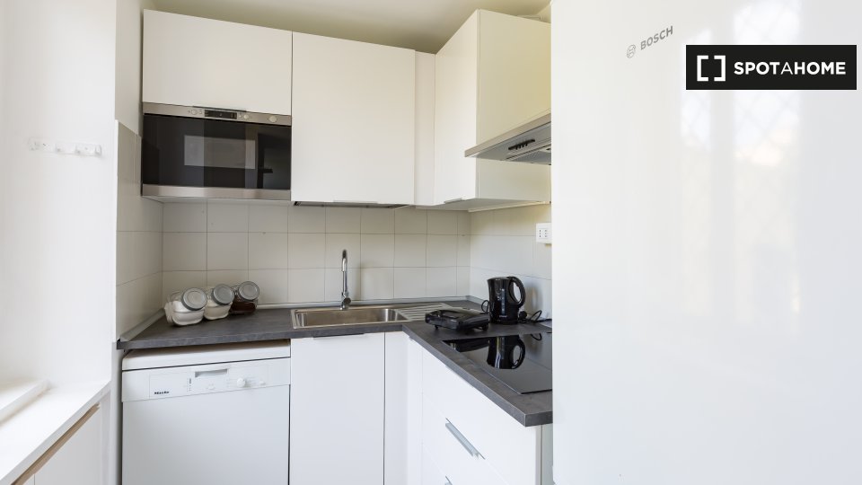 Immagine 12 di Appartamento in affitto  in Passeggiata di Ripetta a Roma