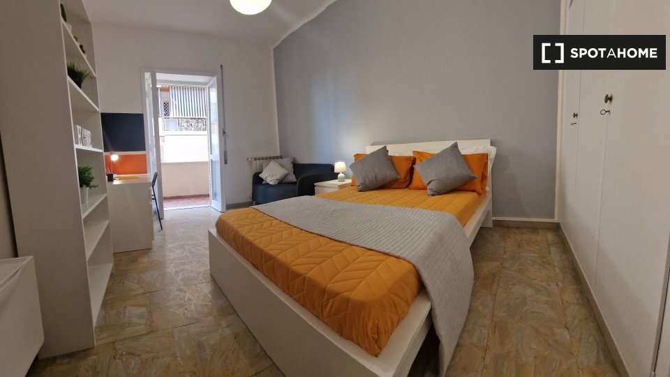 Immagine 7 di Camera condivisa in affitto  in Lungotevere di Pietra Papa a Roma