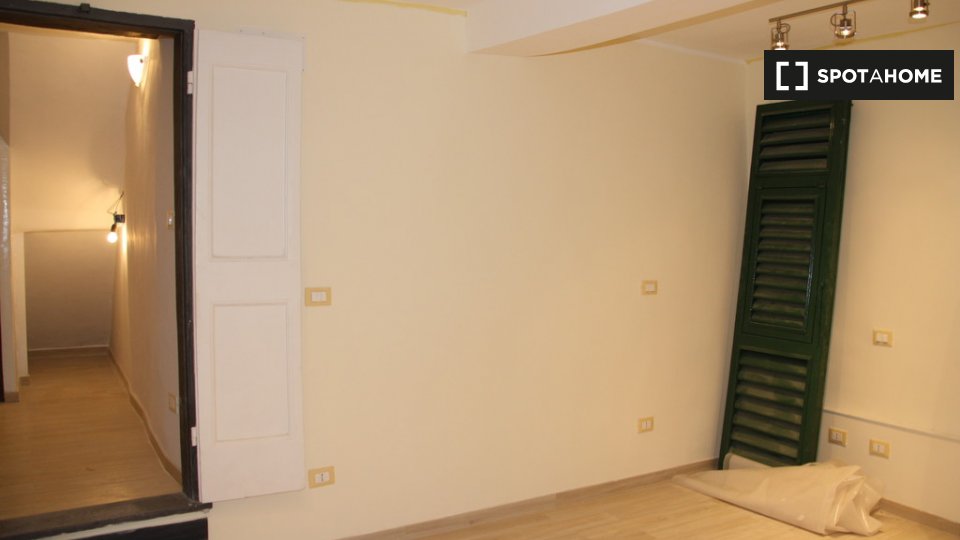 Immagine 16 di Camera condivisa in affitto  in Piazza del Campo a Genova