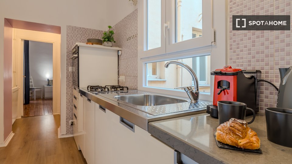 Immagine 10 di Appartamento in affitto  in Via dell'Orso a Roma