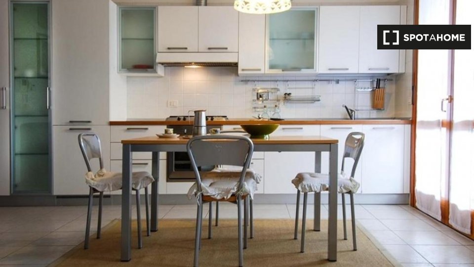 Immagine 3 di Appartamento in affitto  in Via Mario Fantin a Bologna