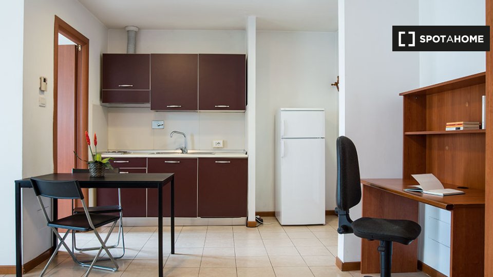 Immagine 6 di Ufficio in affitto  in Viale della Venezia Giulia a Roma