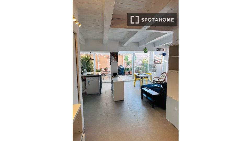 Immagine 1 di Appartamento in affitto  in Via Alberto Ascari a Roma